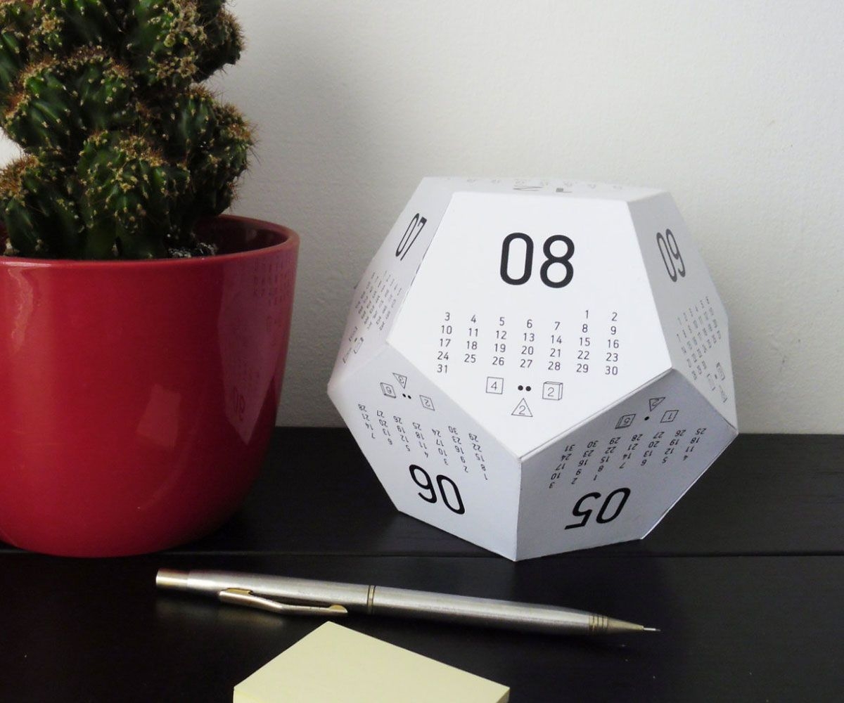 dicecal rpg dice desk calendar