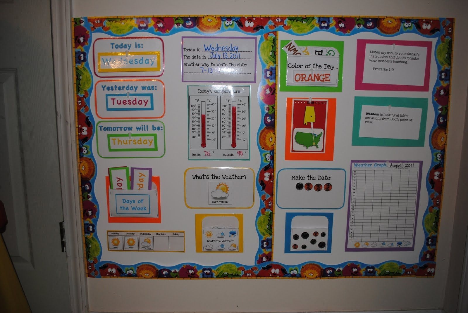 way to organize morning meeting/calendar bulletin board